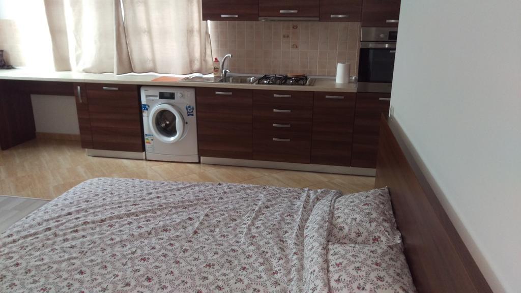 Apartamento Garsoniere Dinu Bucarest Exterior foto