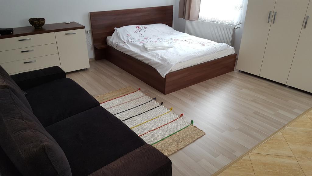 Apartamento Garsoniere Dinu Bucarest Exterior foto