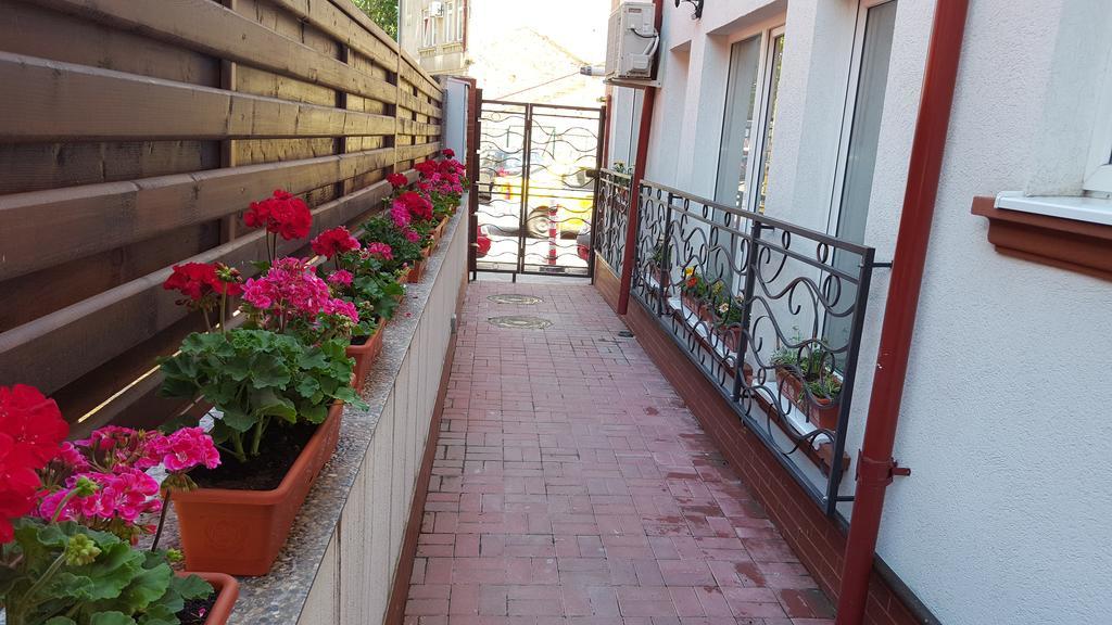 Apartamento Garsoniere Dinu Bucarest Exterior foto