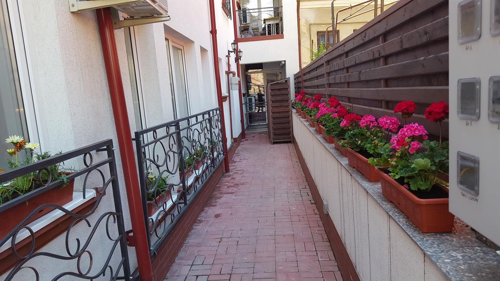 Apartamento Garsoniere Dinu Bucarest Exterior foto