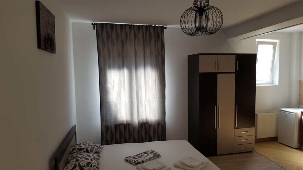 Apartamento Garsoniere Dinu Bucarest Exterior foto